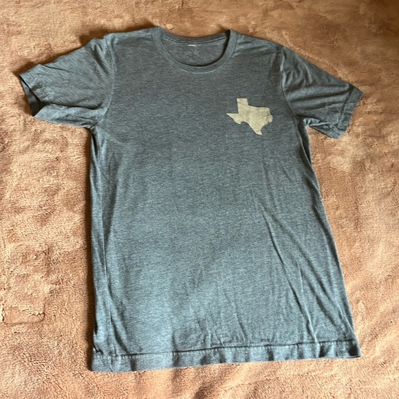 “Texas State Symbol*” “TX lettering” (ON BACK) W/Camo Print. Size Medium. - Picture 1 of 2
